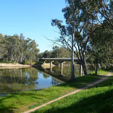 Birch Motel Tocumwal Extérieur photo