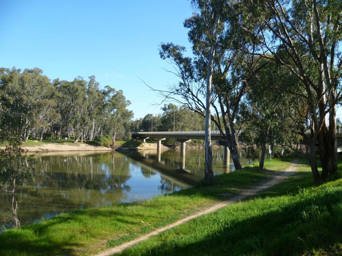 Birch Motel Tocumwal Extérieur photo