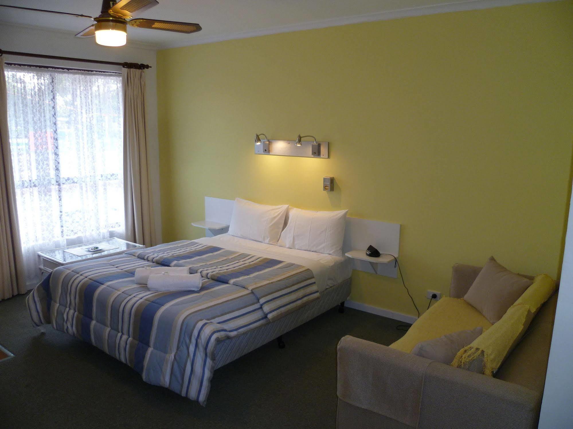 Birch Motel Tocumwal Previously Known As Kanimbla Motor Inn Extérieur photo